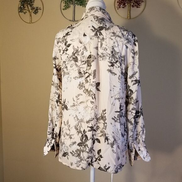 Womens Banana Republic Classic Fit Pink Gray Floral Long Sleeve Button Down XS - Picture 3 of 8